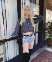 Sevgili Tadında Escort Hizmeti Sunan Büyüleyici Kadın