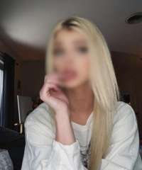 Sevgili Tadında Escort Hizmeti Sunan Büyüleyici Kadın