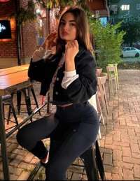 Yabancı Bayan Escort Selena ile Hayatı Yaşayın