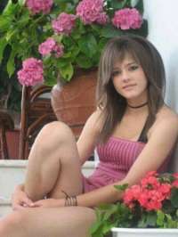 Yabancı Bayan'ın Karşısız Güzelliği