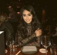 Yabancı Bayan'ın Muhteşem Dünyasına Hoş Geldiniz