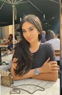 Yabancı Bayan'ın Muhteşem Dünyasına Hoş Geldiniz